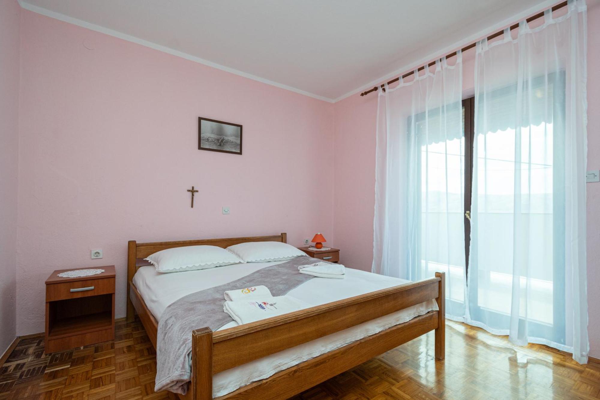 Apartments And Rooms With Parking Space Zubovici, Pag - 16063 Экстерьер фото