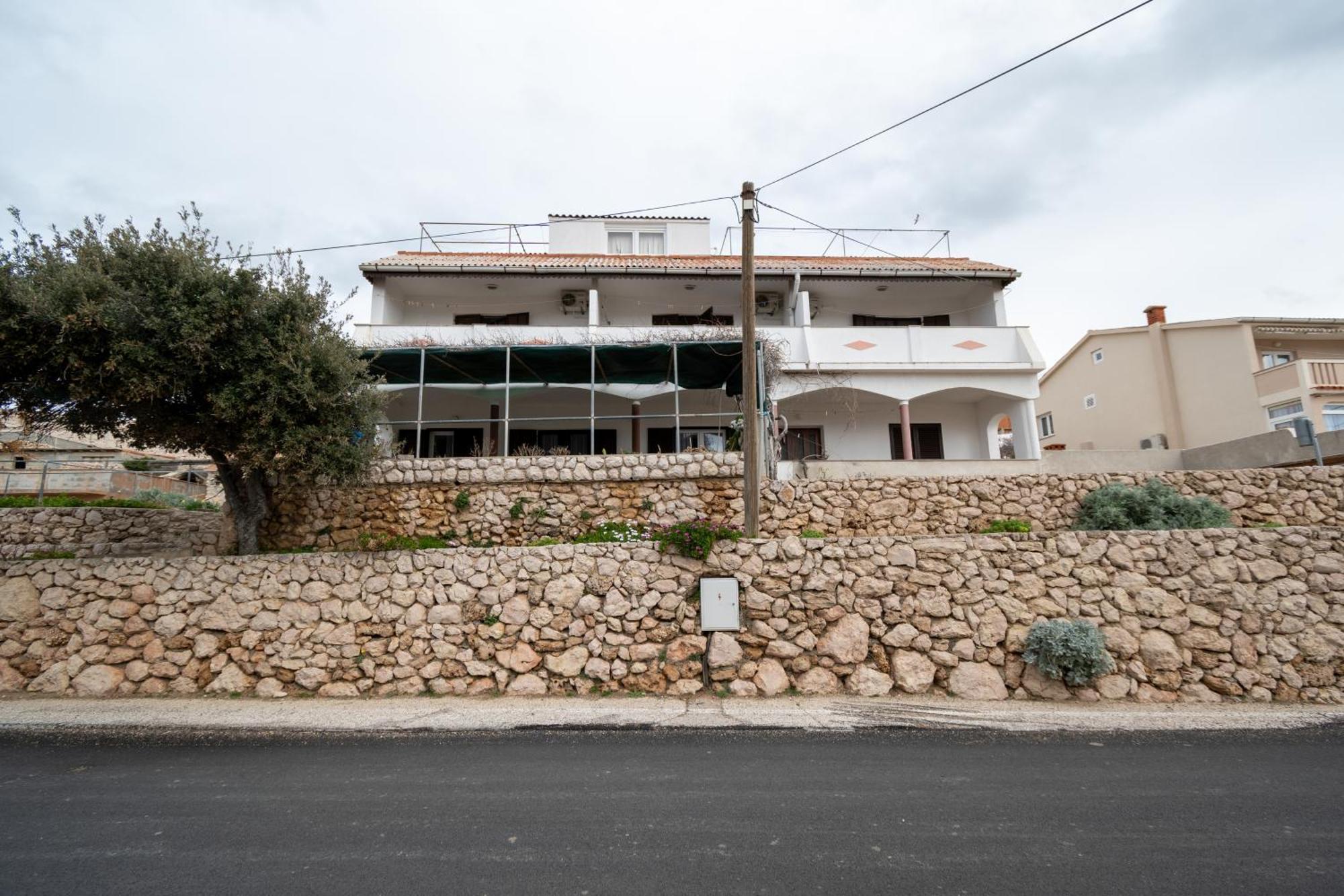 Apartments And Rooms With Parking Space Zubovici, Pag - 16063 Экстерьер фото