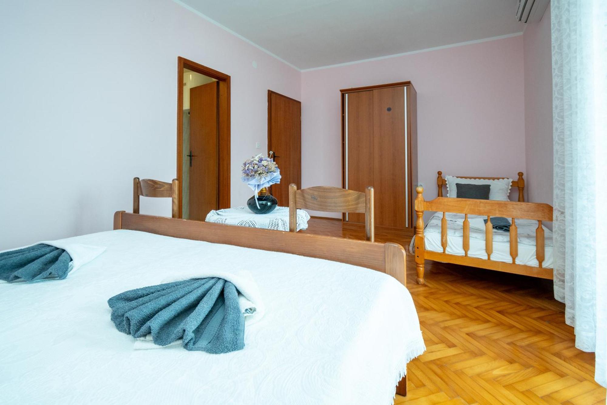 Apartments And Rooms With Parking Space Zubovici, Pag - 16063 Номер фото